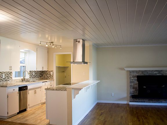 5th image of 16814 8th Ave E