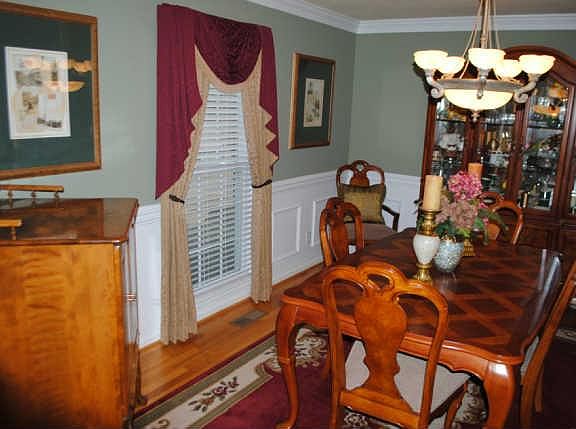 4th image of 2585 Stone Briar Dr
