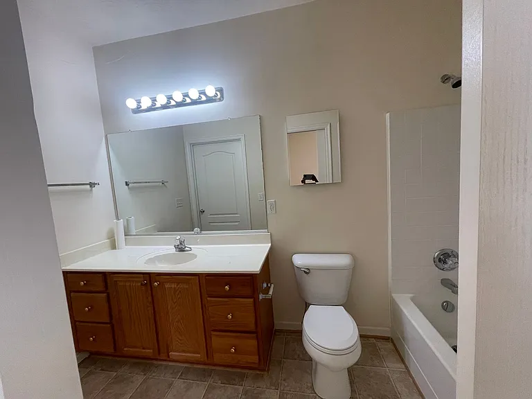2820 Majestic Oak Ct — Photo 20