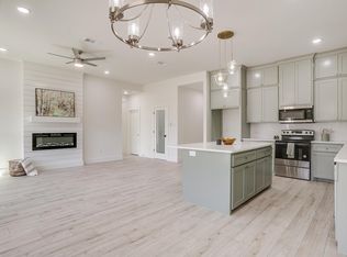 912 Corral Dr, Granbury, TX 76048