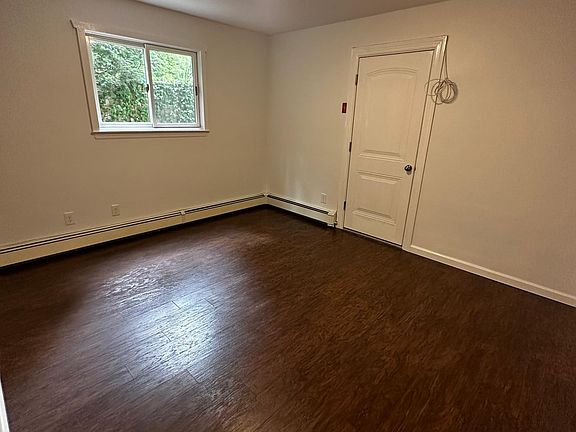 3rd image of 209 W Main St Floor 1