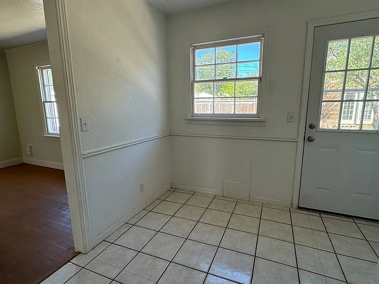 3403 Moss Ln — Photo 7