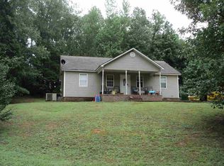 125 Hideaway Sq, Selmer, TN 38375