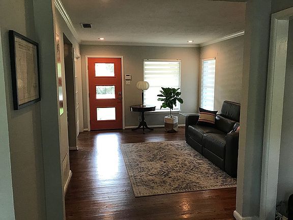 3rd image of 8791 Rexford Dr