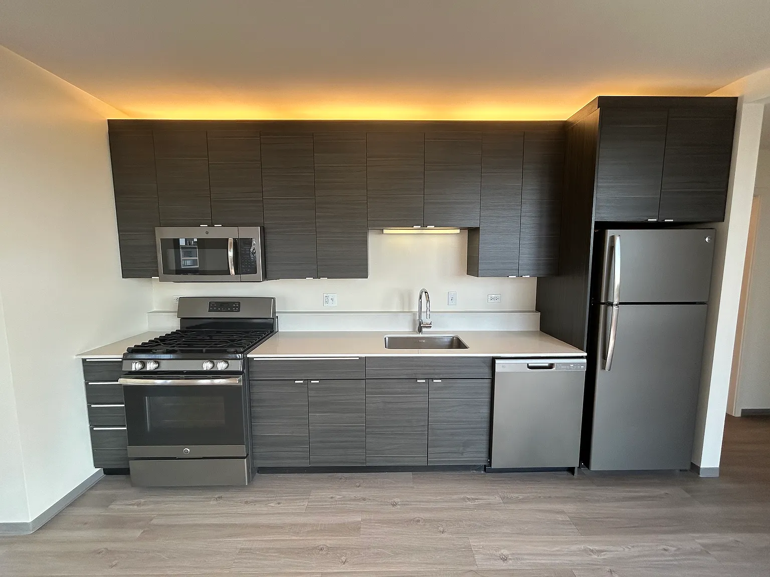 2 bed, 1079 sqft, $3,260 — Photo 2