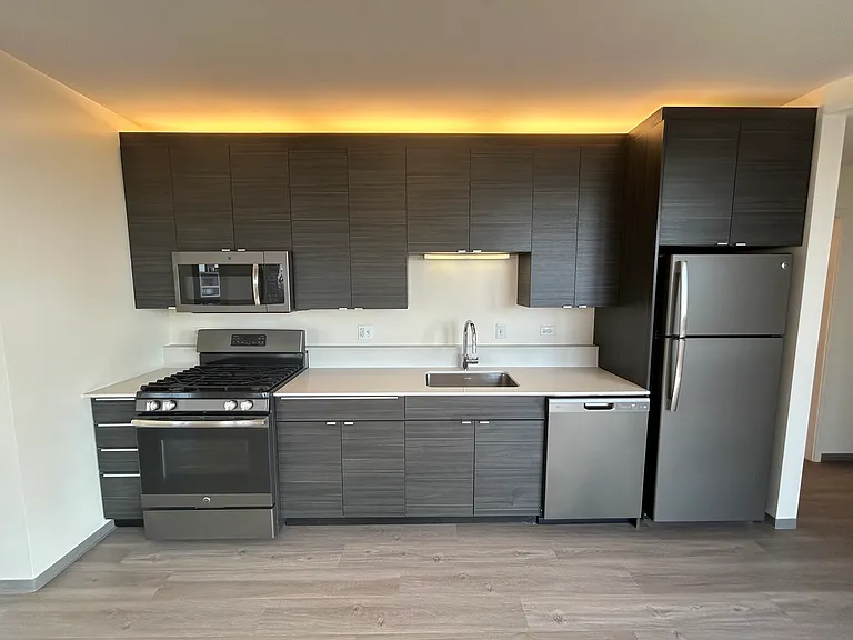 1877 N Milwaukee Ave #506 — Photo 2
