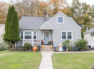 65 Monhegan Ave, Oakland, NJ 07436