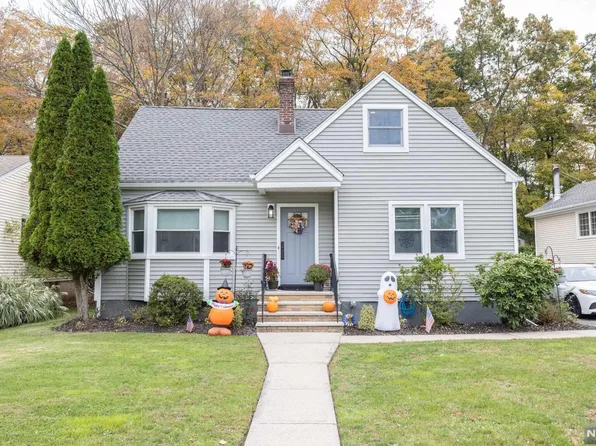 65 Monhegan Ave, Oakland, NJ 07436