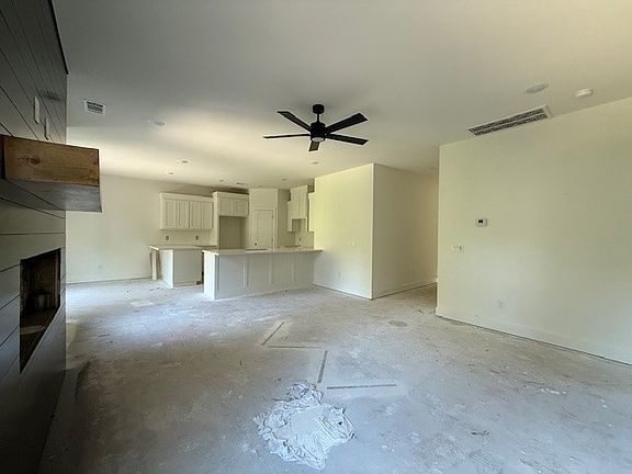 4th image of 11 Chelsea Ln