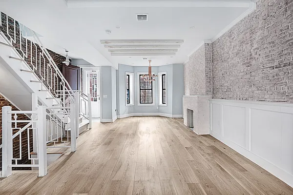 Sold by Compass | media 2