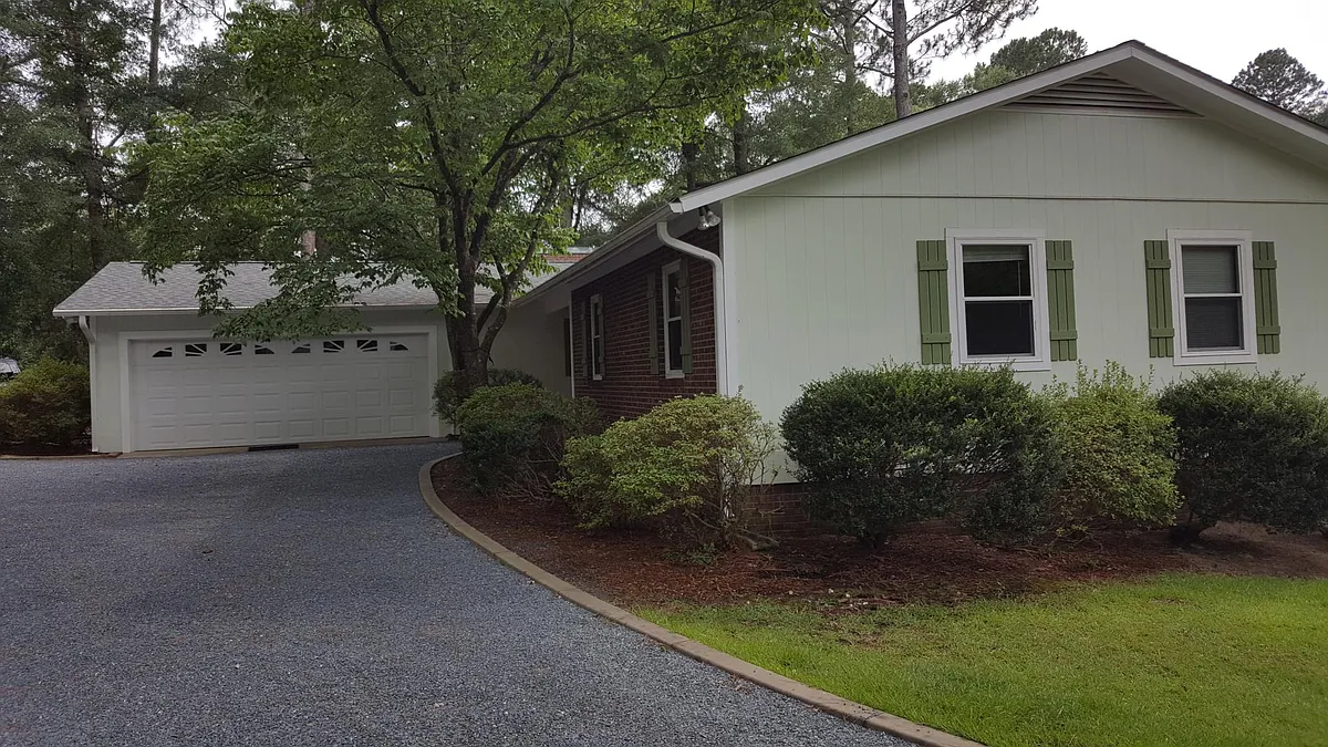 Building Photo - 1221 Bethesda Rd