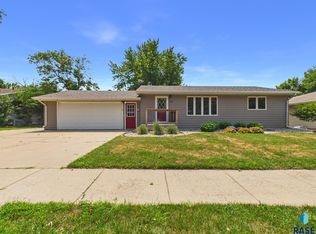 W 2nd Ave, Lennox, SD 57039
