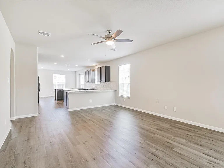 2934 Lawrence Park Ct — Photo 6