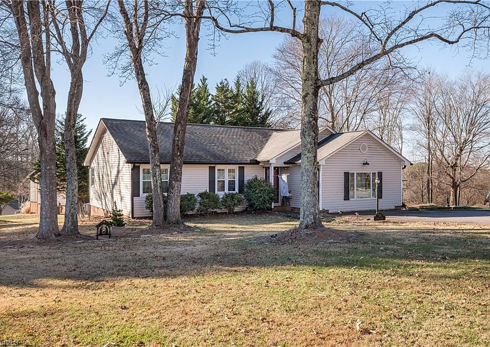 1st image of 710 Saddle Dr