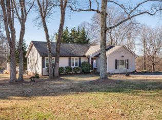 710 Saddle Dr, Pilot Mountain, NC 27041