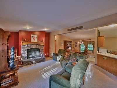 417 Northgate Ct, Lake Ariel, PA, 18436