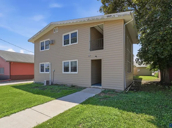 511-517 S Main St, Lennox, SD 57039