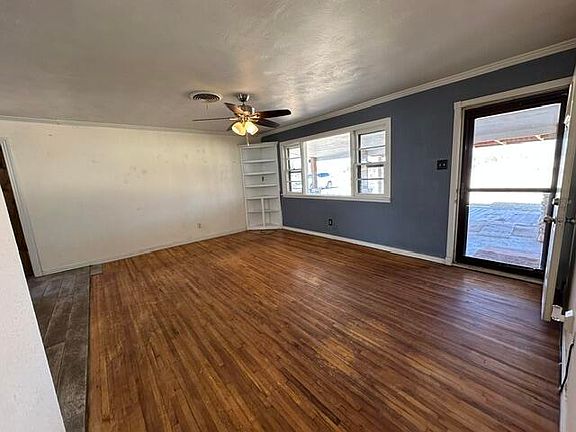 5th image of 2700 SW 3rd St