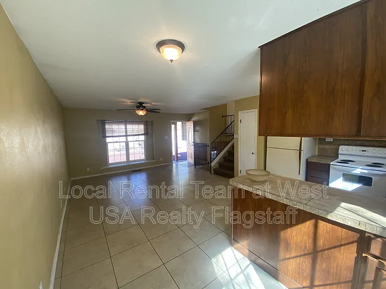 1607 N Prairie Way — Photo 5