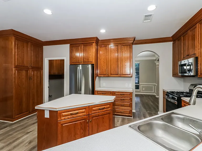 1423 Tilman Dr — Photo 8