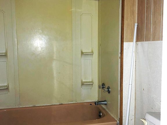 4th image of 74 Langmeyer Ave