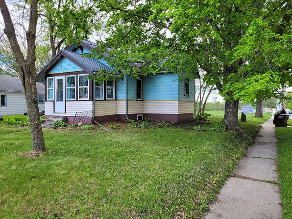 3232 Lettie St, Ames, IA 50014