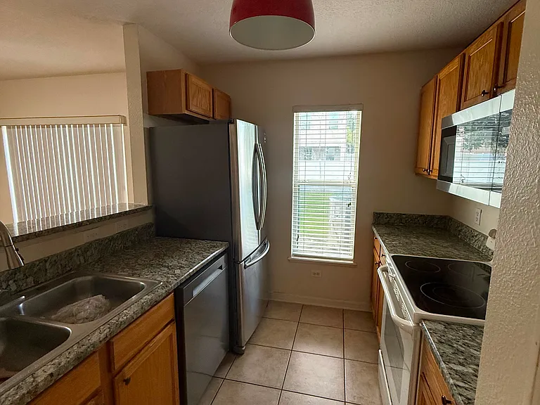 2751 Dodds Ln — Photo 3
