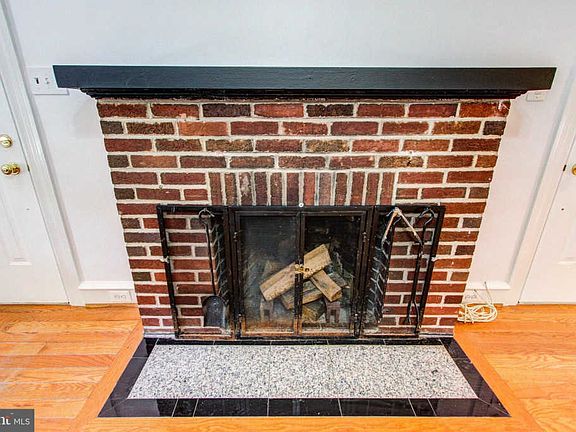 4th image of 309 Evans Ave