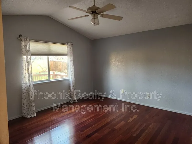 370 Harvest Point Dr — Photo 9