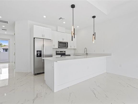 3rd image of 4741/4743 29th ST SW
