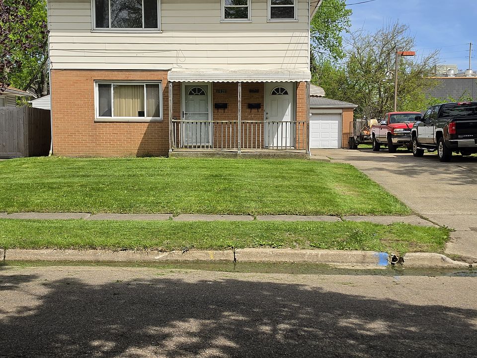 1st image of 1421 & 1423 Creighton Ave #1423