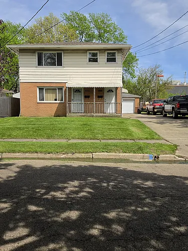 1421 & 1423 Creighton Ave #1423 Photo 1