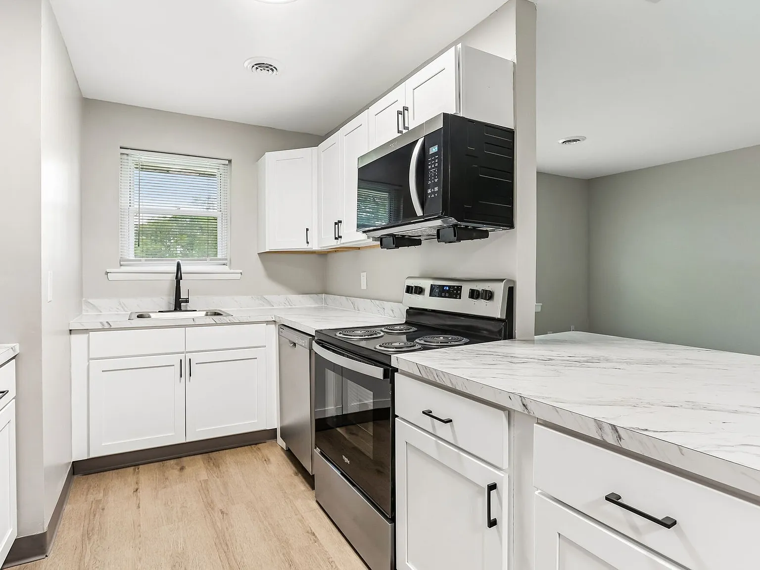 Brookbend Apartments — Photo 1