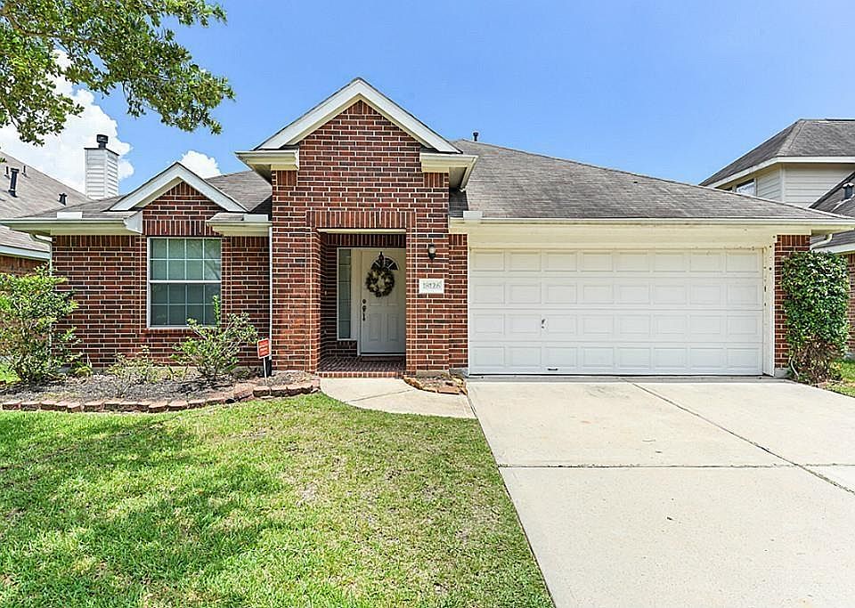 1st image of 18126 Stone Trail Manor Dr