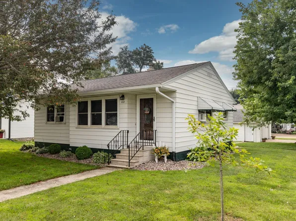 401 2nd St NE, Hayfield, MN 55940