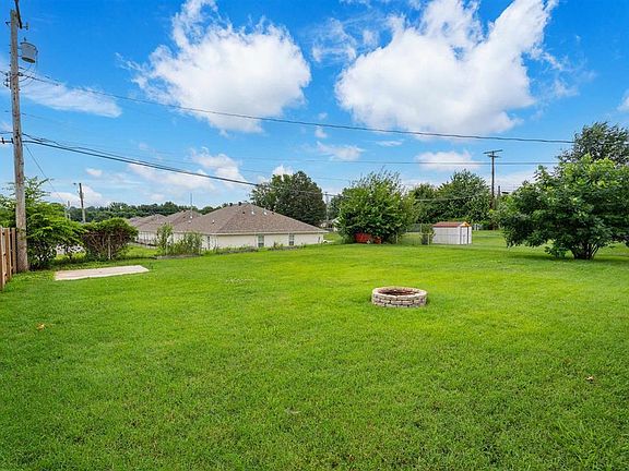 2nd image of 3021 Meadowland Dr
