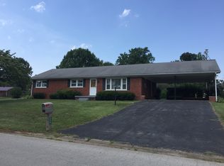 714 Hilltop Dr, Paris, KY 40361