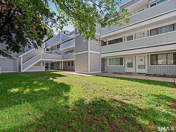 3rd image of 296 Main Avenue #14