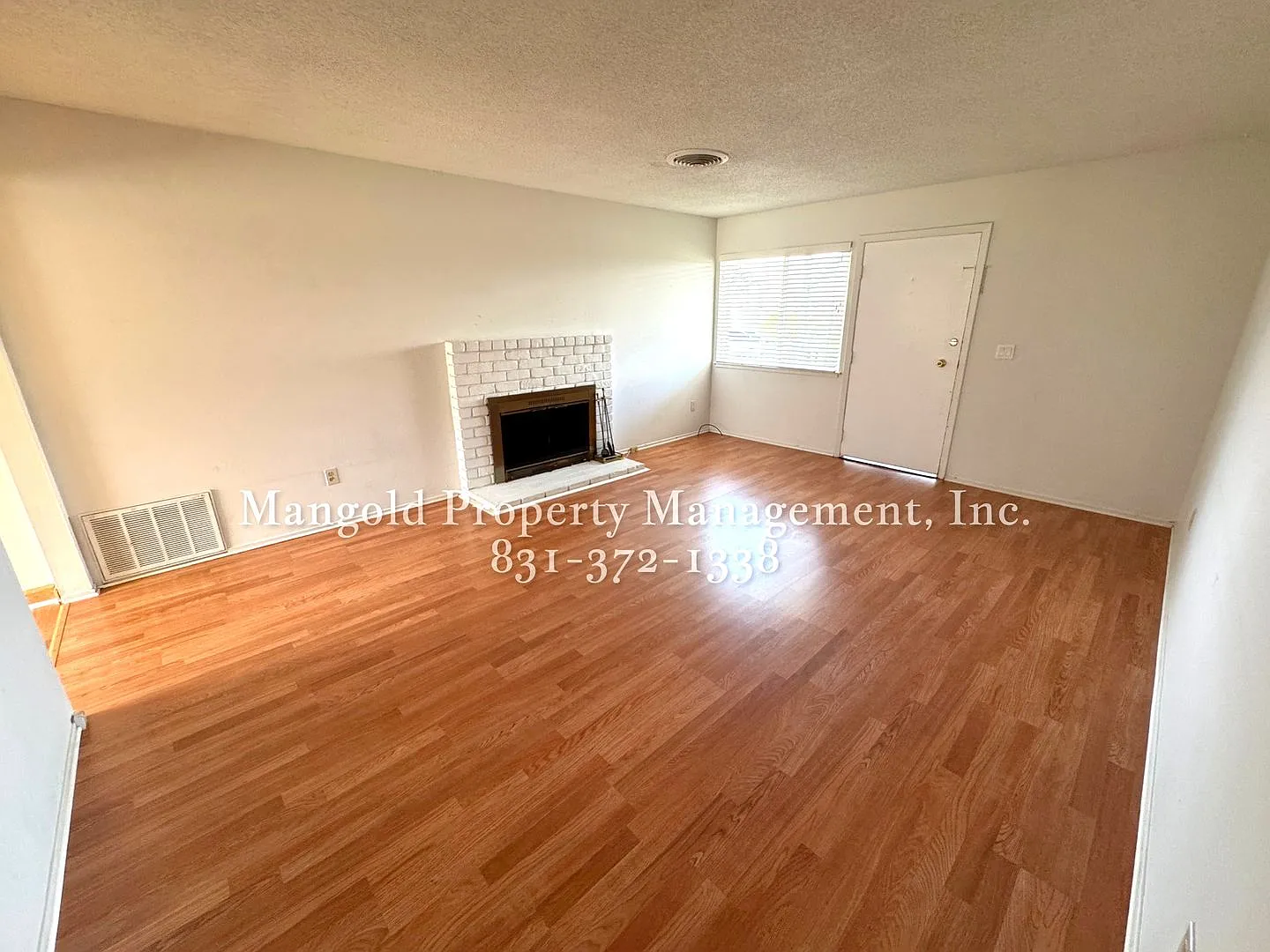 Charming 3-Bed, 2-Bath Home on a Cul-de-Sac with a Spacious Backyard! — Photo 2