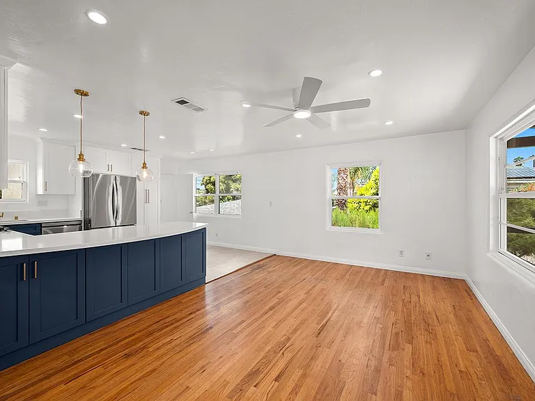 7170 Hybeth Dr — Photo 8