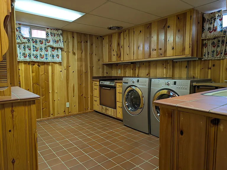 1829 E Bryan Ave — Photo 15