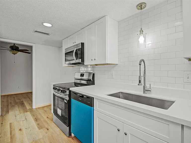 1334 Country Place Dr — Photo 11