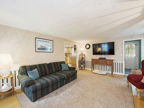 2nd image of 6 Northwood Dr
