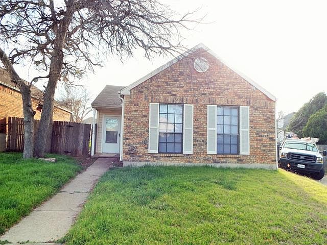 1st image of 2206 Teakwood Ct