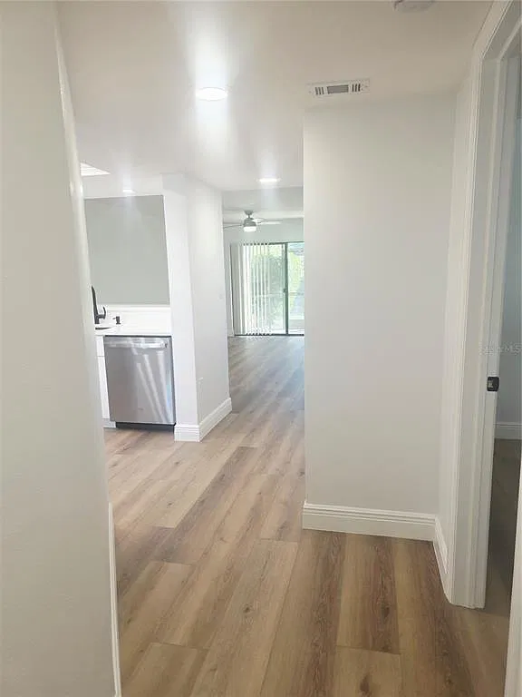 2 bed, 2.0 bath, 865 sqft, $2,195 — Photo 2