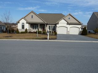 819 Shore Landing Dr #L-0035, Lebanon, PA 17046