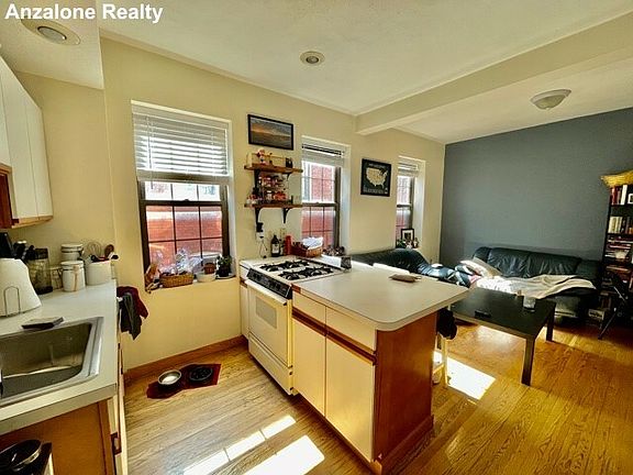 2nd image of 2A Baldwin Pl APT 3