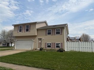 6623 Monroe Ln, North ridgeville, OH 44039