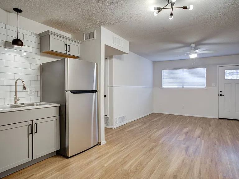 226 Hickory St #B — Photo 9