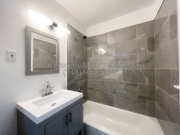 5th image of 25895 Currier St